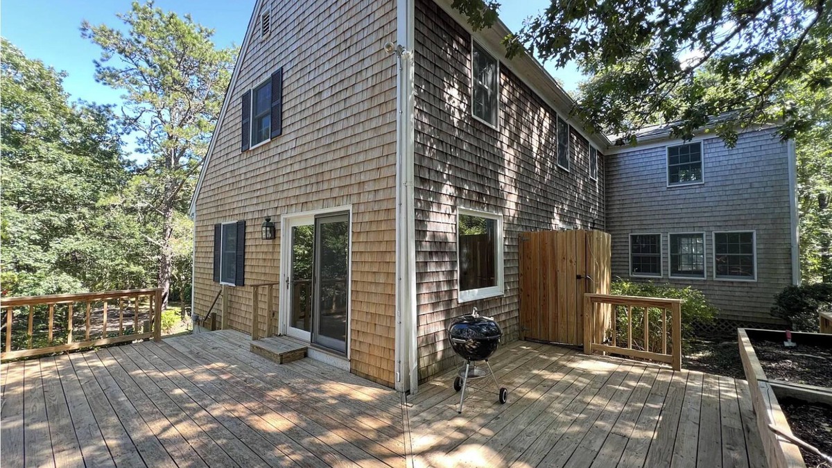 West Tisbury House | Spacious 5-bedroom secluded house in West Tisbury - Lambert Cove's Beach Pass