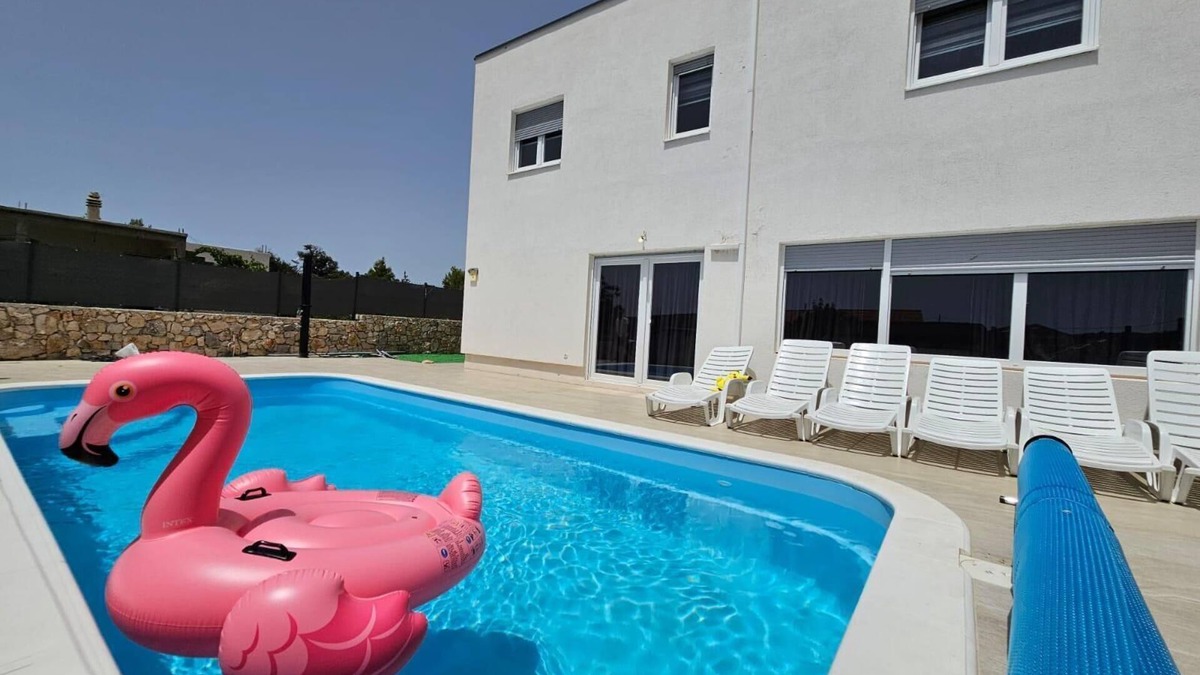 Vrsine Villa | Spacious 5-bedroom villa with pool, WiFi, AC, parking