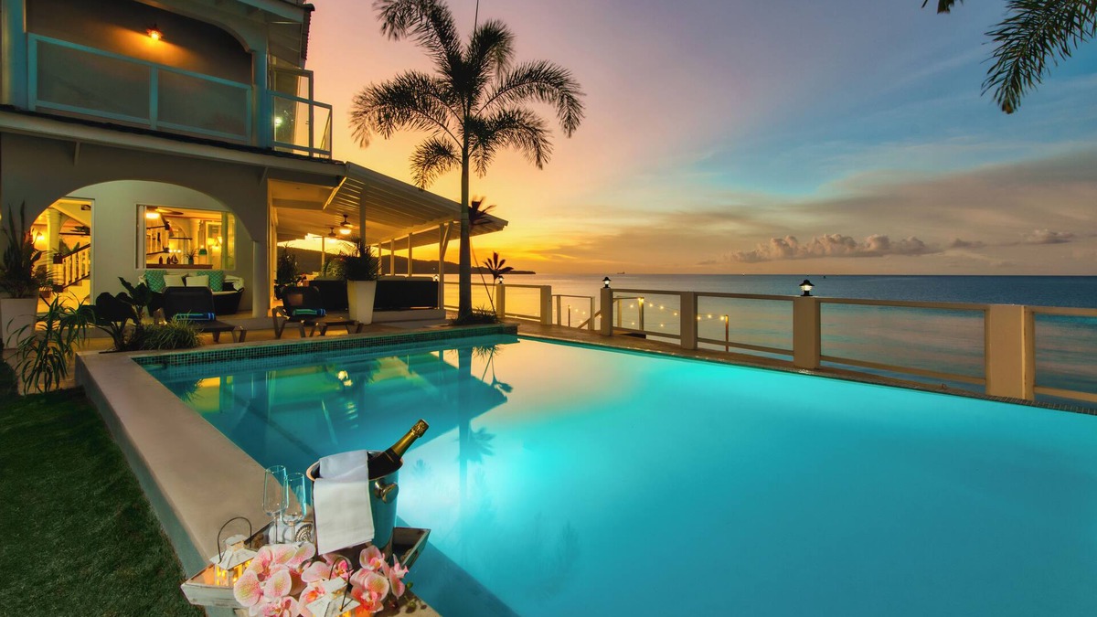 Discovery Bay Villa | Spacious 5-bedroom villa w/Private Beach Access 1 minute away in, St. Ann