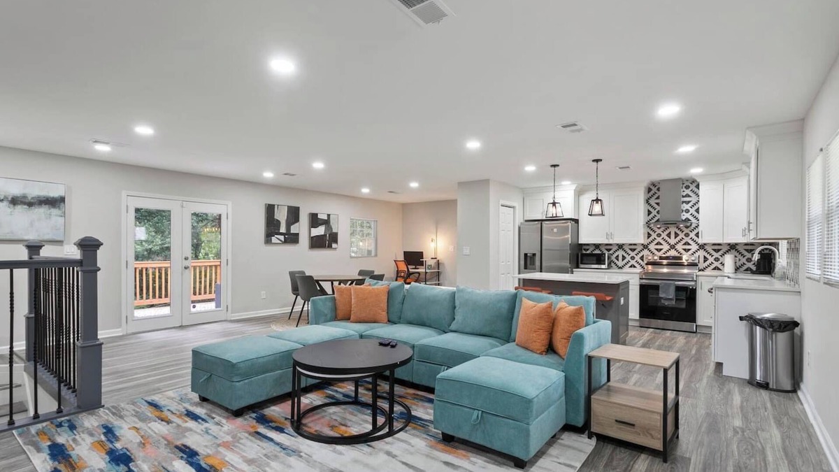 Candler-McAfee House | Spacious 5 BR Holiday Retreat close to dt ATL