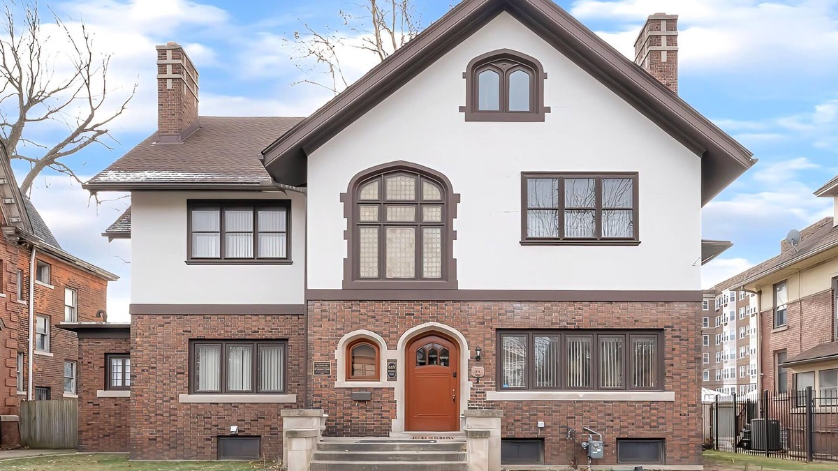 Detroit House | Spacious 5 BR house in the Historic Virginia Park District of Midtown Detroit.