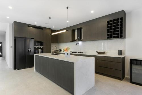 Kingsgrove House | Spacious 5BR Family Haven in Kingsgrove for 12ppl