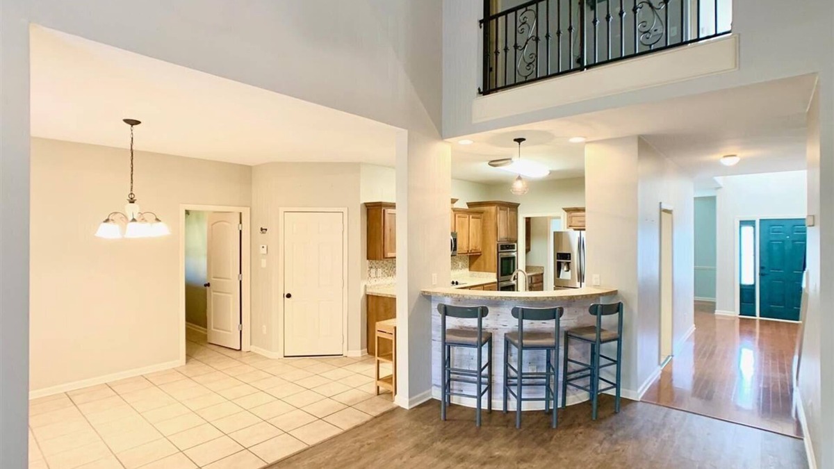 Arlington House | Spacious 5BR Family & Pet-Friendly Home 25 min to Downtown, Graceland & Shopping