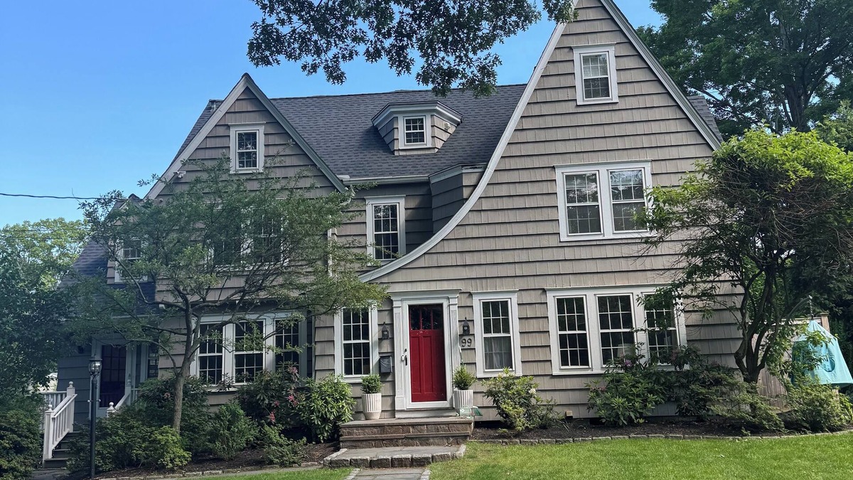 Fairfield House | Spacious 5BR in Fairfield–Walk to Town, Near Beaches & Across from Fairfield U