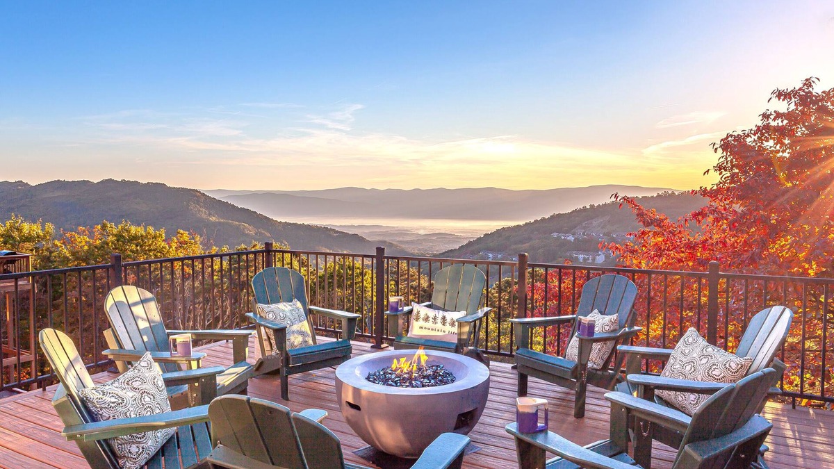 McGaheysville House | Spacious 5BR w/epic views, 2 decks, game room, one-step entry, family-friendly!