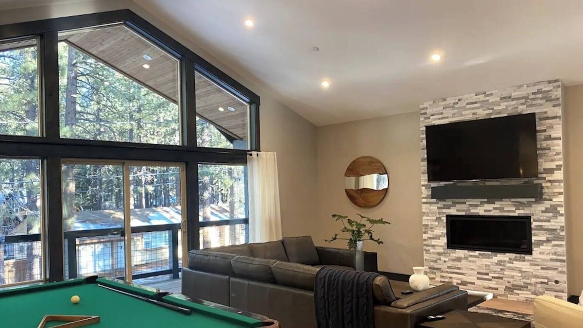 Black Bart House | Spacious 6-bedroom Newer house in lovely South Lake Tahoen30 day stays or longer