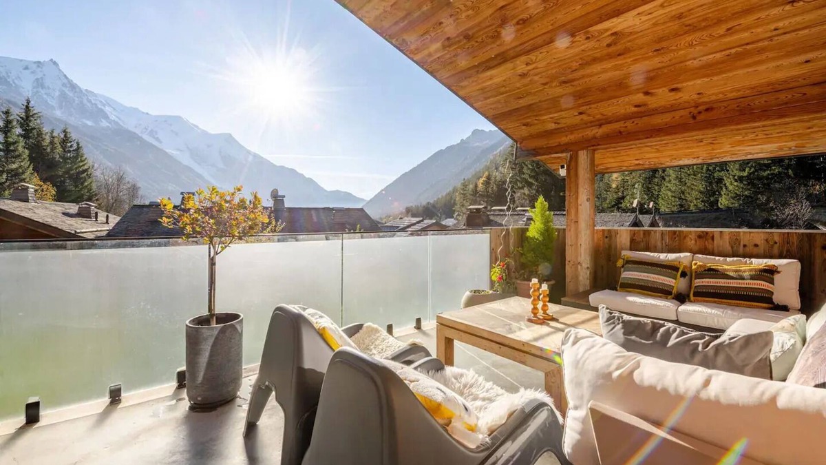 Les Tines Ski Chalet | Spacious 6-bedroom chalet in fabulous Chamonix with fitness room, sauna, hammam,