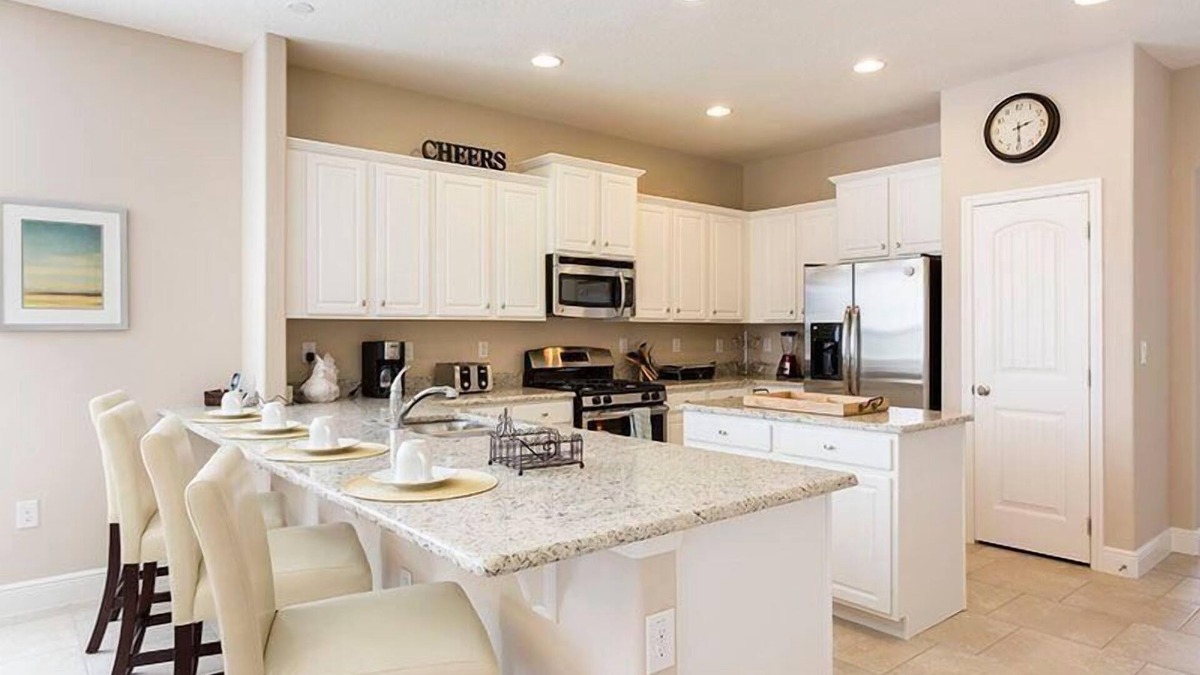 Sunridge Woods House | Spacious 6-bedroom home Pool & Spa!