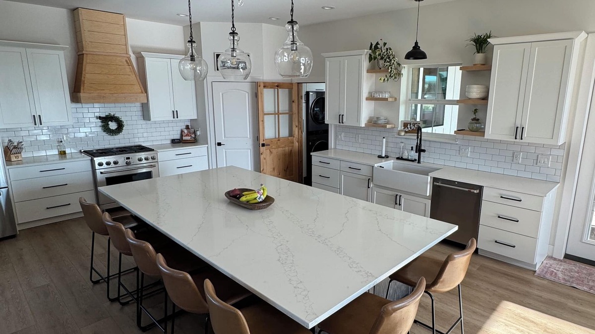 Selah House | Spacious 6 bedroom home with theater room and gym just minutes from Yakima!