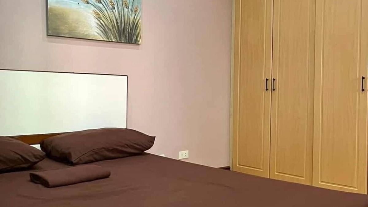 Canlubang House | Spacious 6-bedroom house in superb Tagaytay with AC