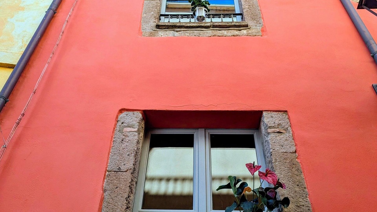 Bosa Historic Centre House | Spacious 6-bedroom house in enchanting Bosa with professional kitchen, A/C