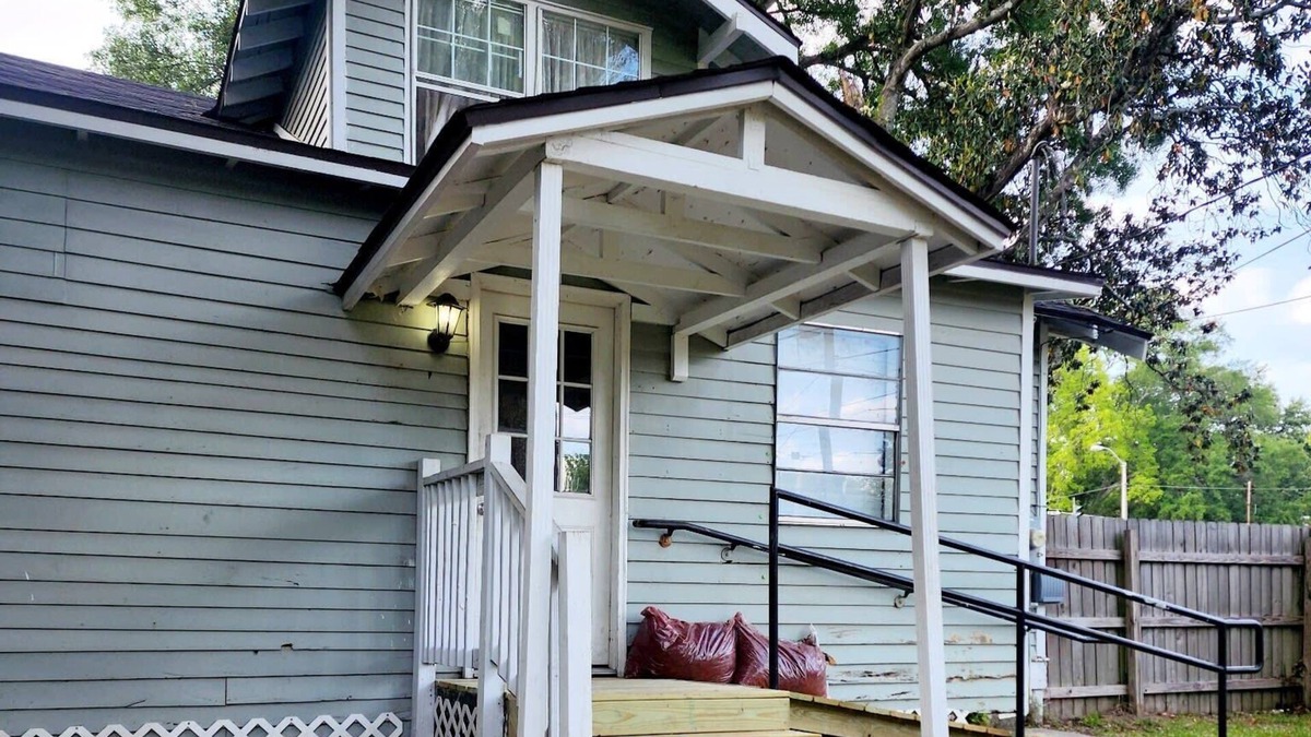 Downtown House | Spacious 6-Bedroom Retreat in Central Lafayette – Perfect for Groups & Families