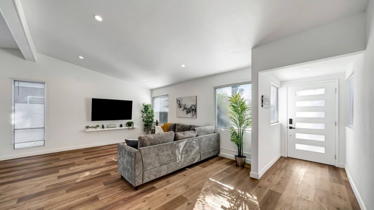 West Hills House | Spacious 6-Bedroom Estate with Main House & Two Guest Houses in West Hills
