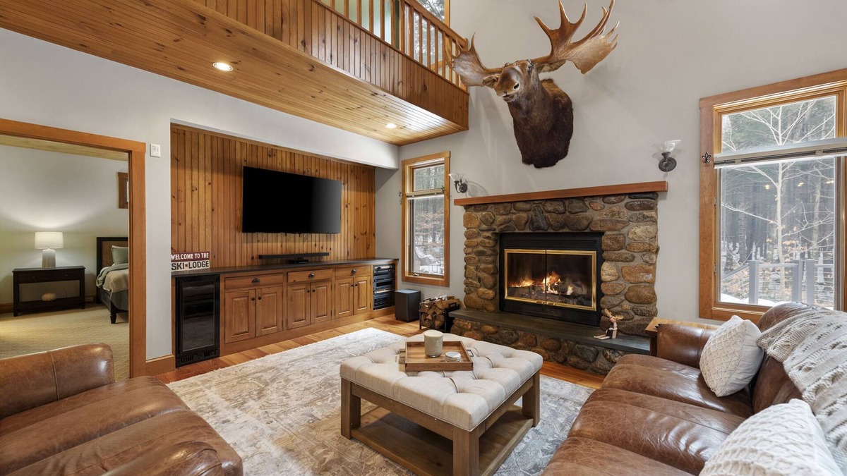 Lincoln House | Spacious 6BR Family Vacation Dream Home, Book Now!