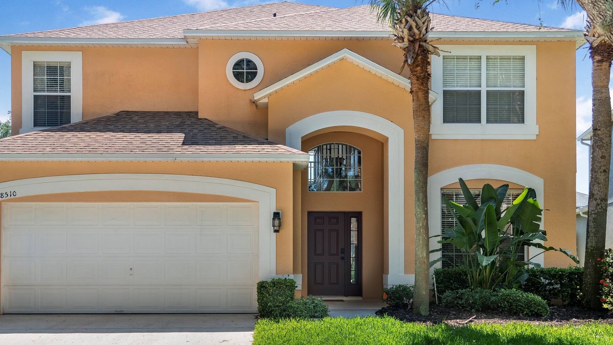 Sunset Lakes House | Spacious 7-Bedroom Pool Home with Game Room-8510PHD