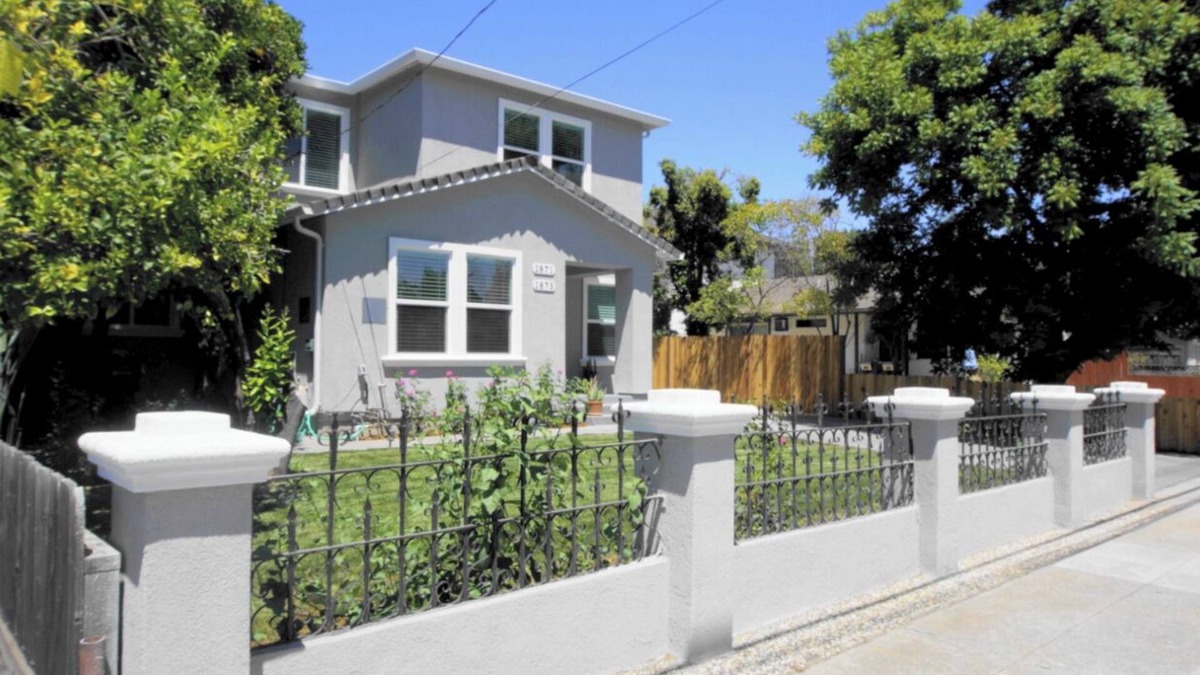 Santa Clara House | Spacious 9-bedroom/8-Bath Triplex in enchanting neighborhood of Santa Clara