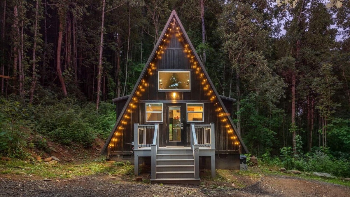 Swannanoa Villa | Spacious A-Frame! 15 min. From Downtown Asheville!