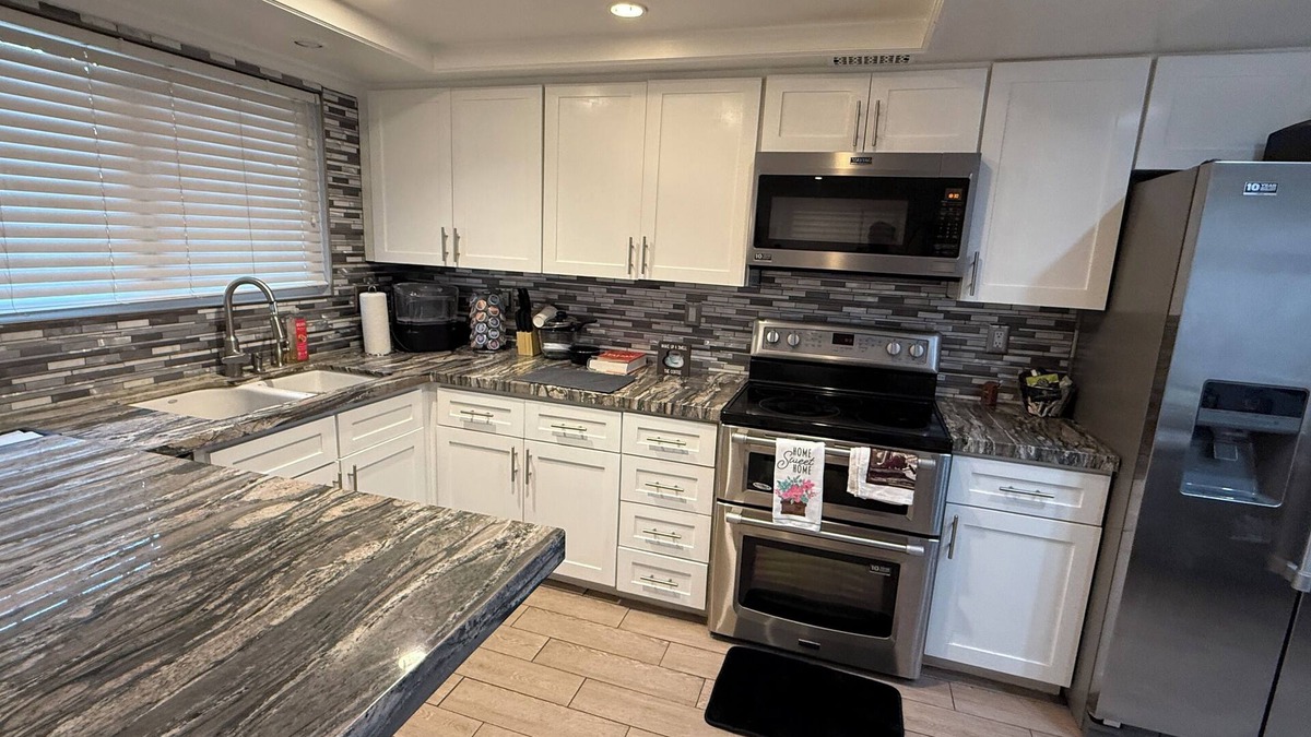 Las Vegas Condo | Spacious & Accessible 2-bedroom Condo with Pool & Private Garage, BEST LOCATION!
