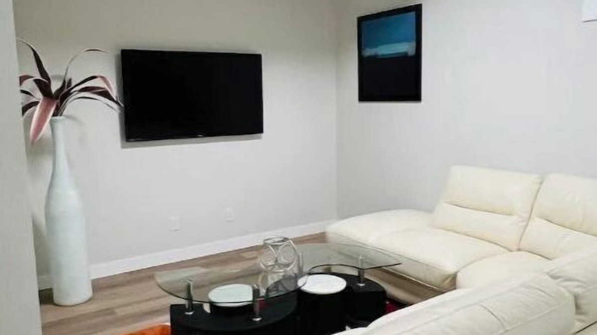 Evanston Apartment | Spacious and beautiful 1 bedroom suite in Calgary