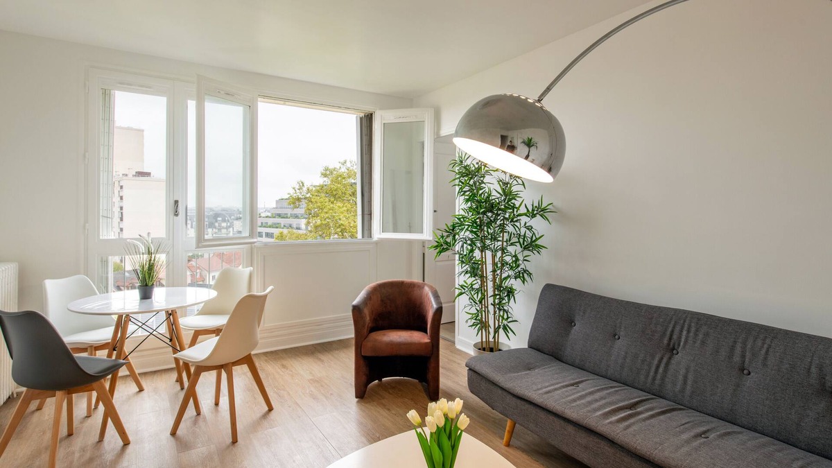 Chatillon Apartment | Spacious and bright apartment near Paris