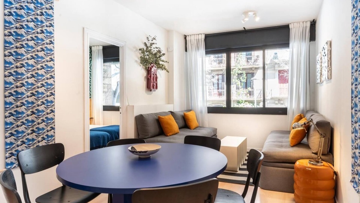 Sant Antoni Apartment | Spacious and comfortable Apt. in the city center