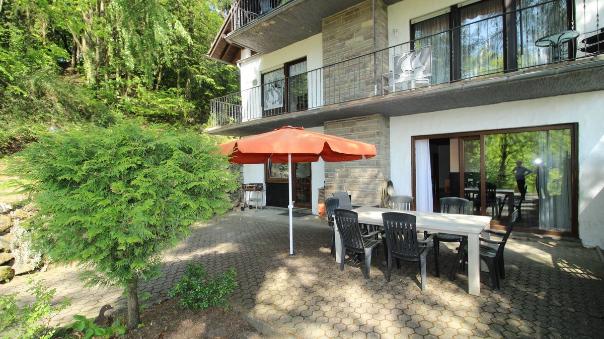 Immerath Apartment | Spacious and comfortable apartment with terrace for up to 7 people