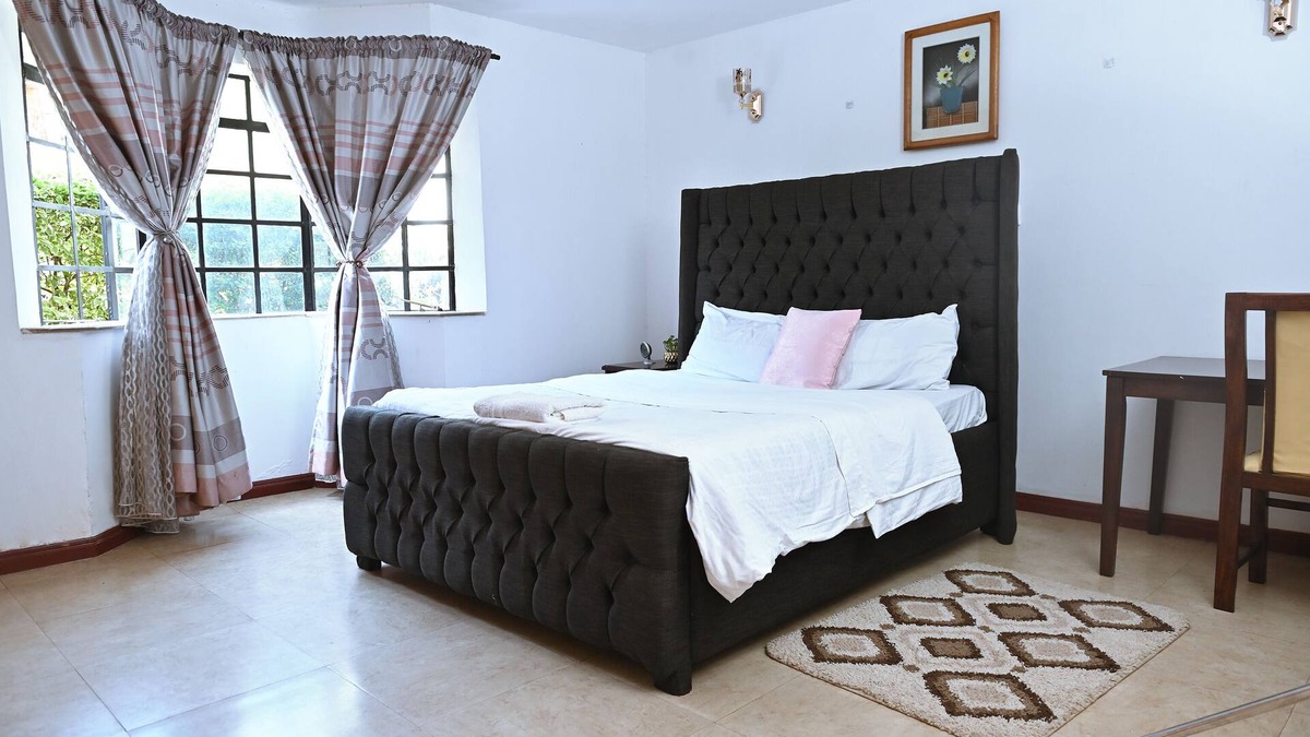 Kilimani Apartment | Spacious and comfy 4-BR quite & secure apartment in Kileleshwa Nairobi with WiFi