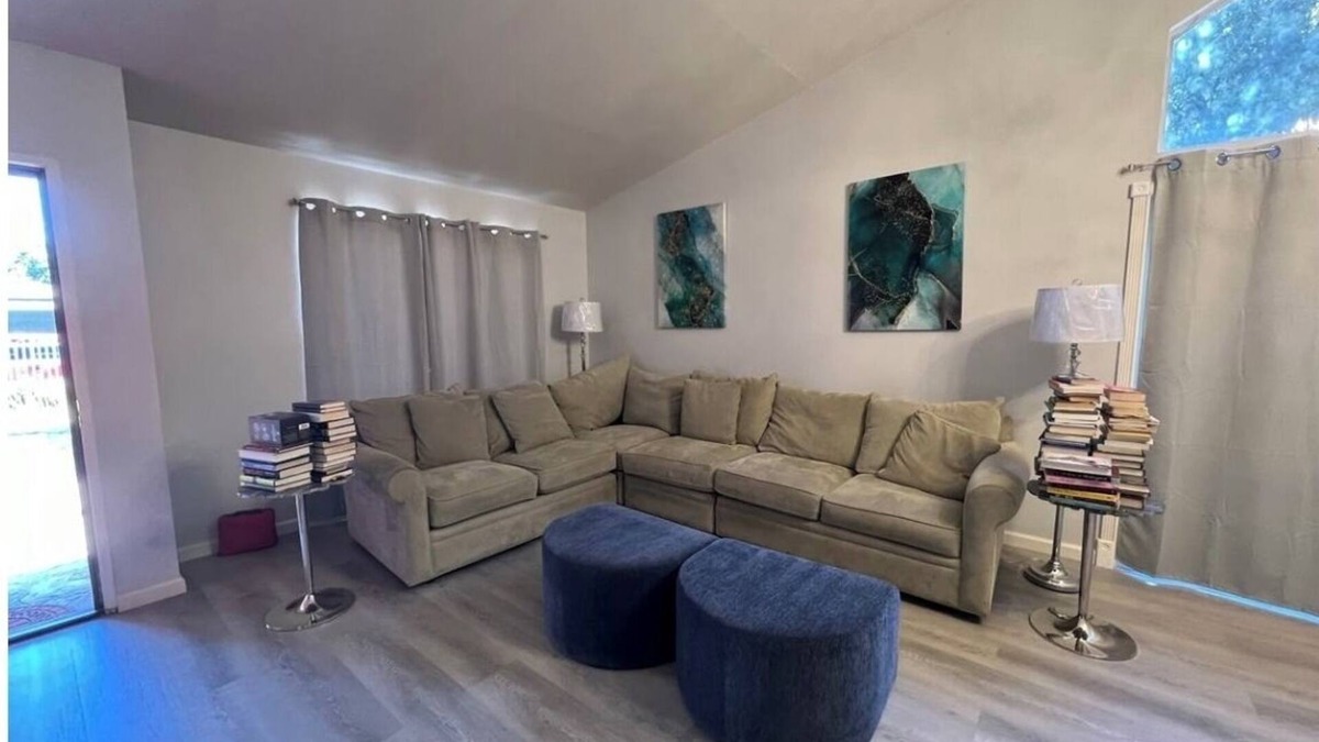 Lancaster House | Spacious and Cozy 4-bedroom House