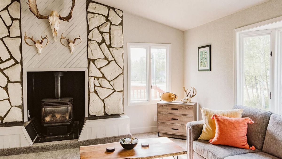 Palmer House | Spacious and Cozy Home in Palmer. Mountains Views - 1.5 mi from downtown Palmer