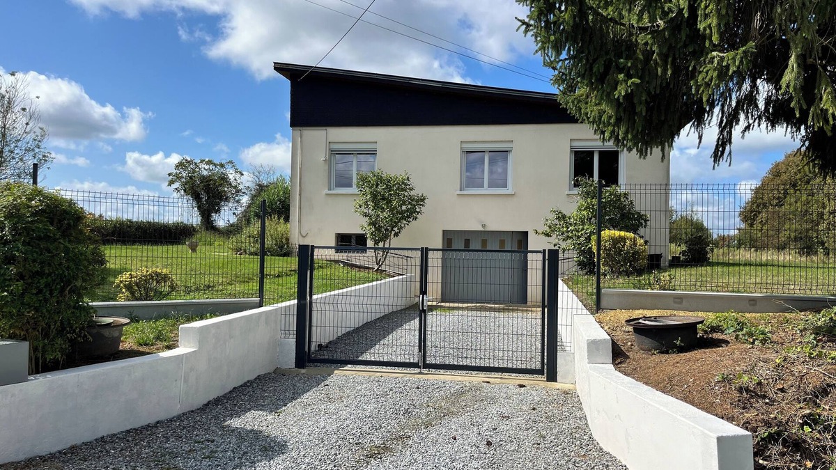 Sevignacq House | Spacious and functional country house in a village with shops