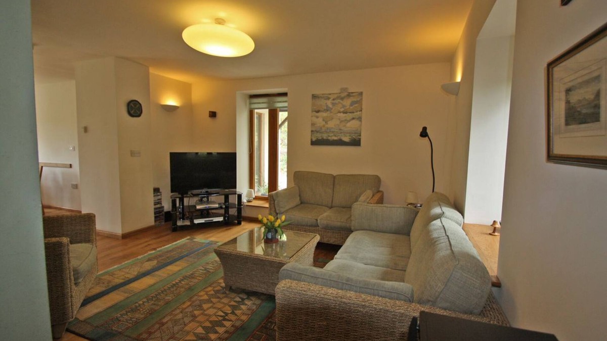 Llandovery Cottage | Spacious and luxurious eco-friendly detached house for 8 set in rural Carmarthenshire.