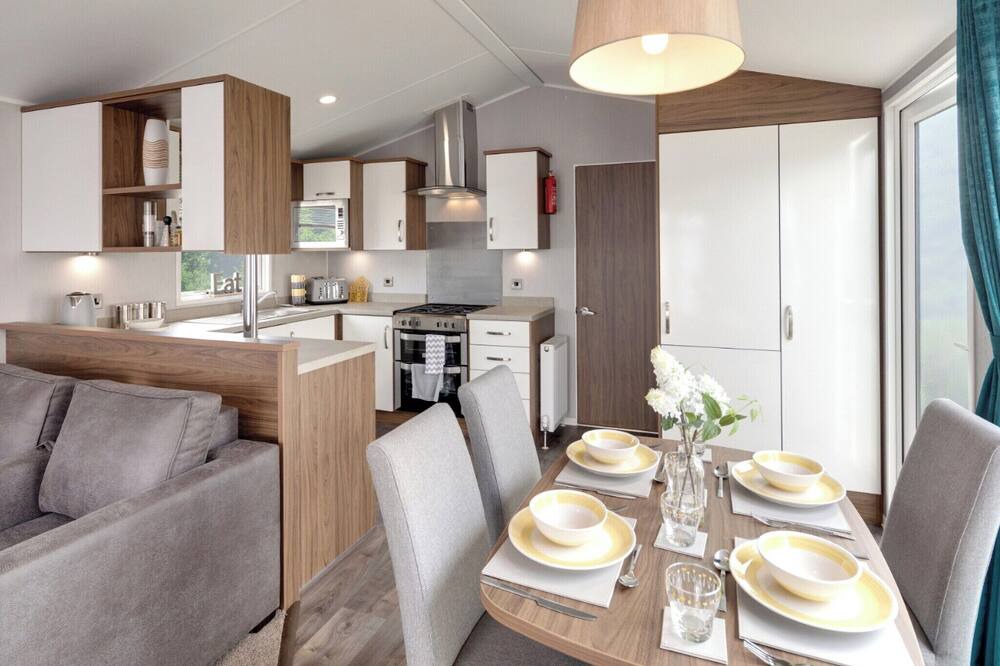 Axminster House | Spacious and luxurious 12ft-wide caravan with one double and two twin.