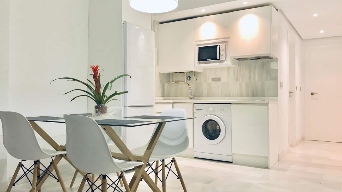Centro - Sagrario Apartment | Spacious and modern Apartment with free parking in the heart of Granada 3