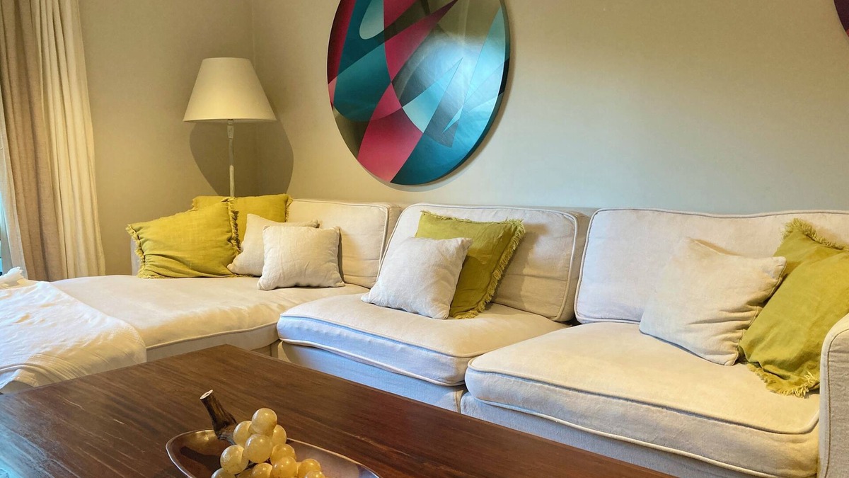 Eden Terrace Apartment | Spacious and Modern city apartment - free parking