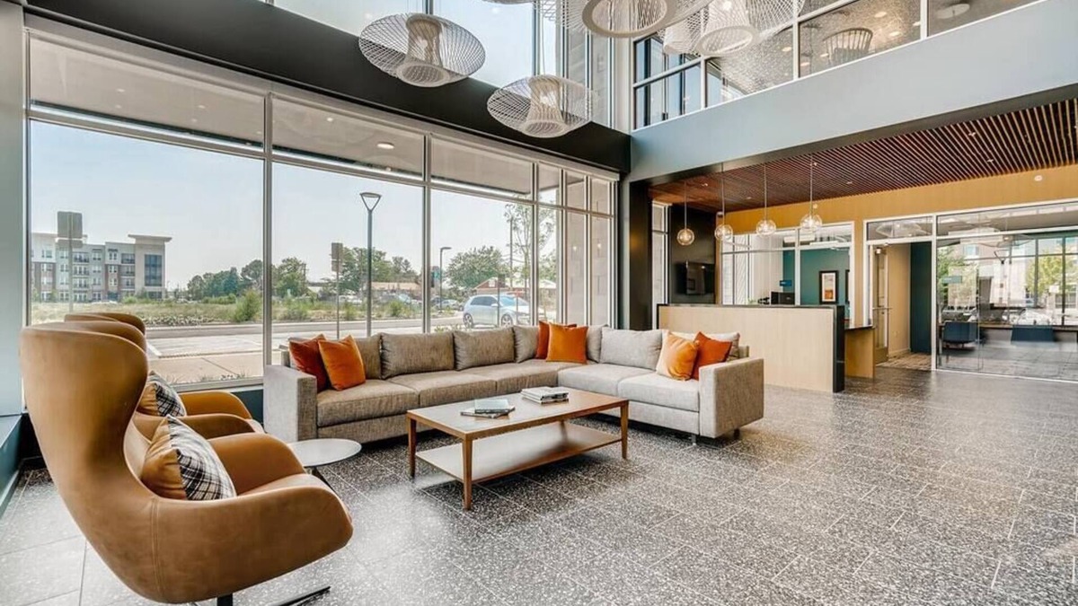 Jewell Heights - Hoffman Heights Apartment | Spacious and New 1B/1B Walk To Hospital