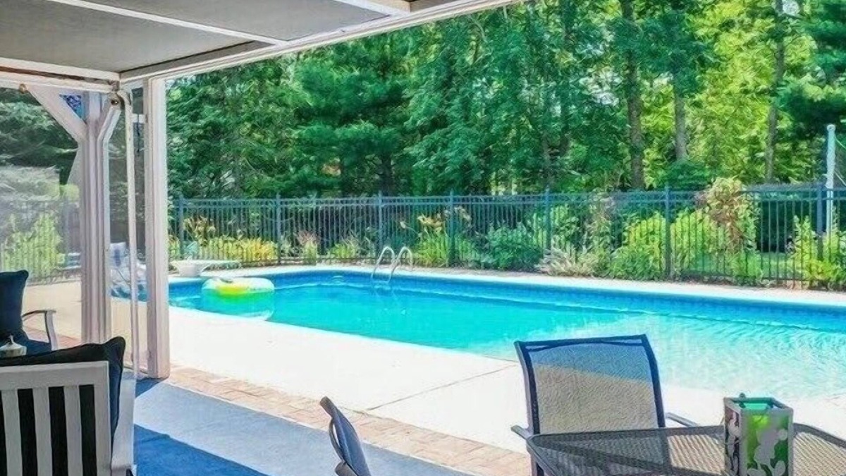 Plymouth House | Spacious and newly renovated 4BR house with pool!