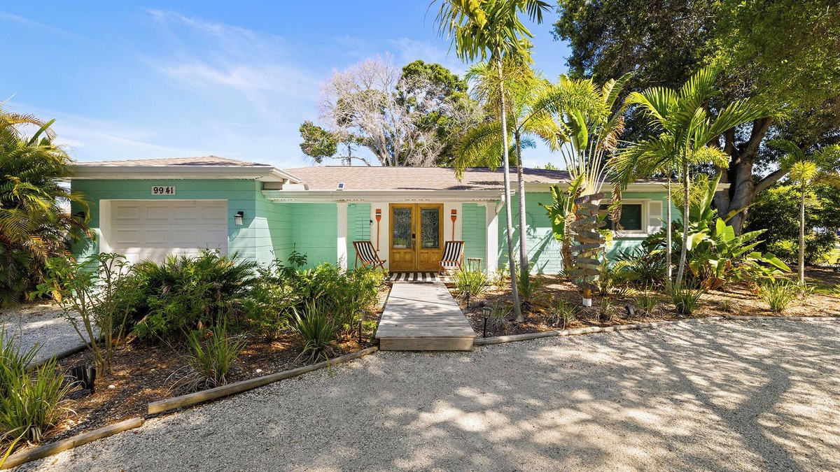 South Pinellas Community Council House | Spacious and Short Drive to Beach