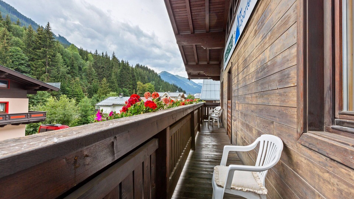 Saalbach-Hinterglemm Apartment | Spacious Apartment in Salzburg near Ski Area