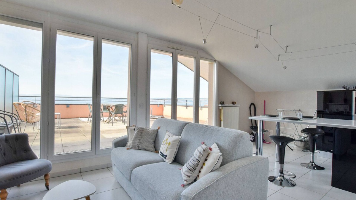 Evian-les-Bains Apartment | Spacious apartment with terrace, pets allowed and parking