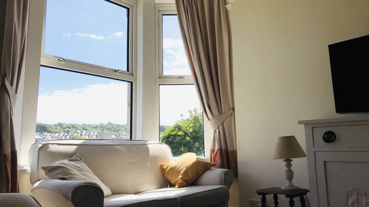 Swanage Apartment | Spacious Apartment, Central Swanage close to town, sea and railway