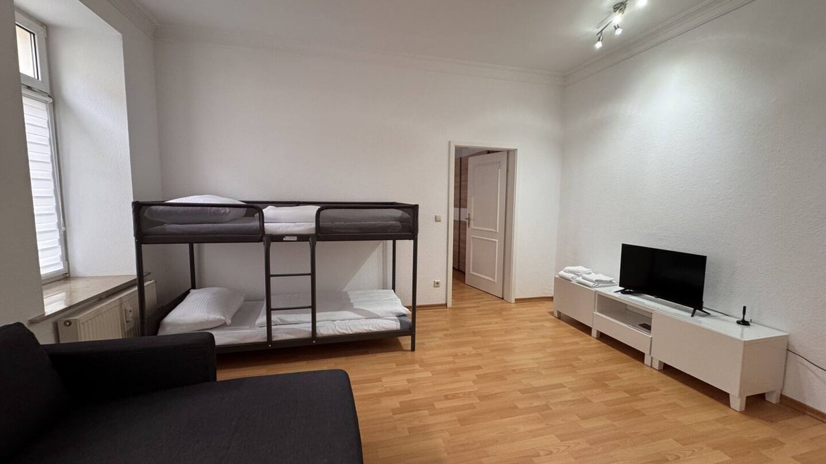 Gohlis-Mitte Apartment | Spacious Apartment for up to 5 Guests