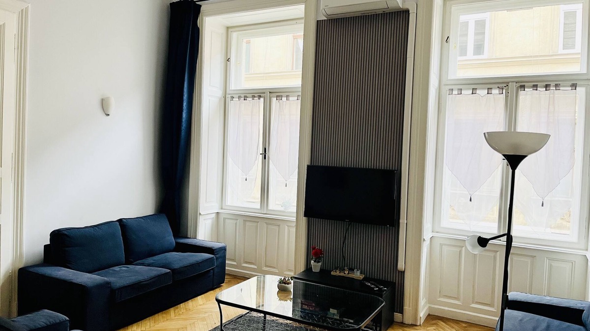 Erzsebetvaros Apartment | Spacious apartment in central Budapest