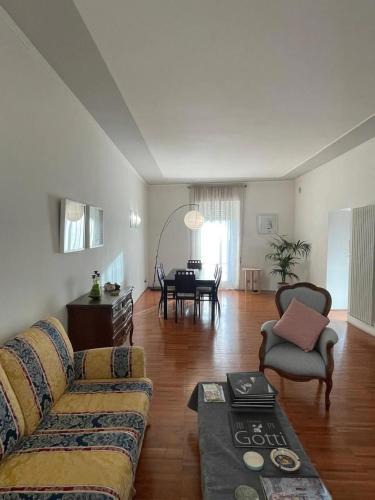 Manciano Apartment | Spacious apartment in Manciano with view