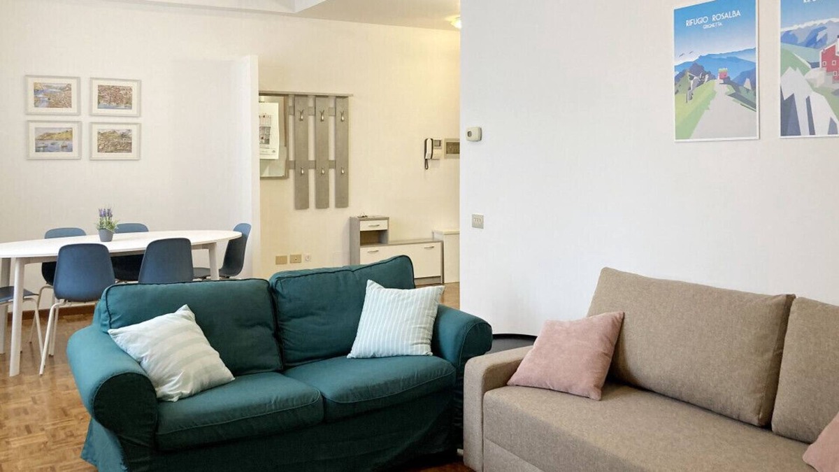 Lecco Apartment | Spacious apartment in the high district of Lecco.