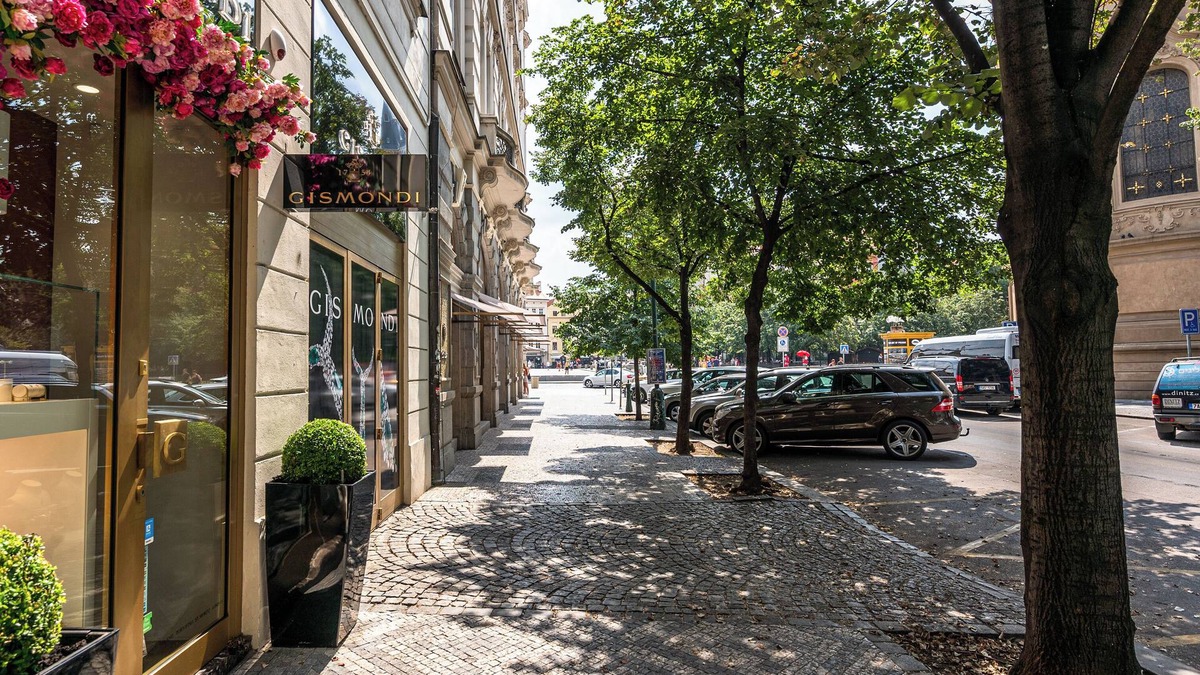 Stare Mesto Apartment | Spacious apartment on the Old Town Square