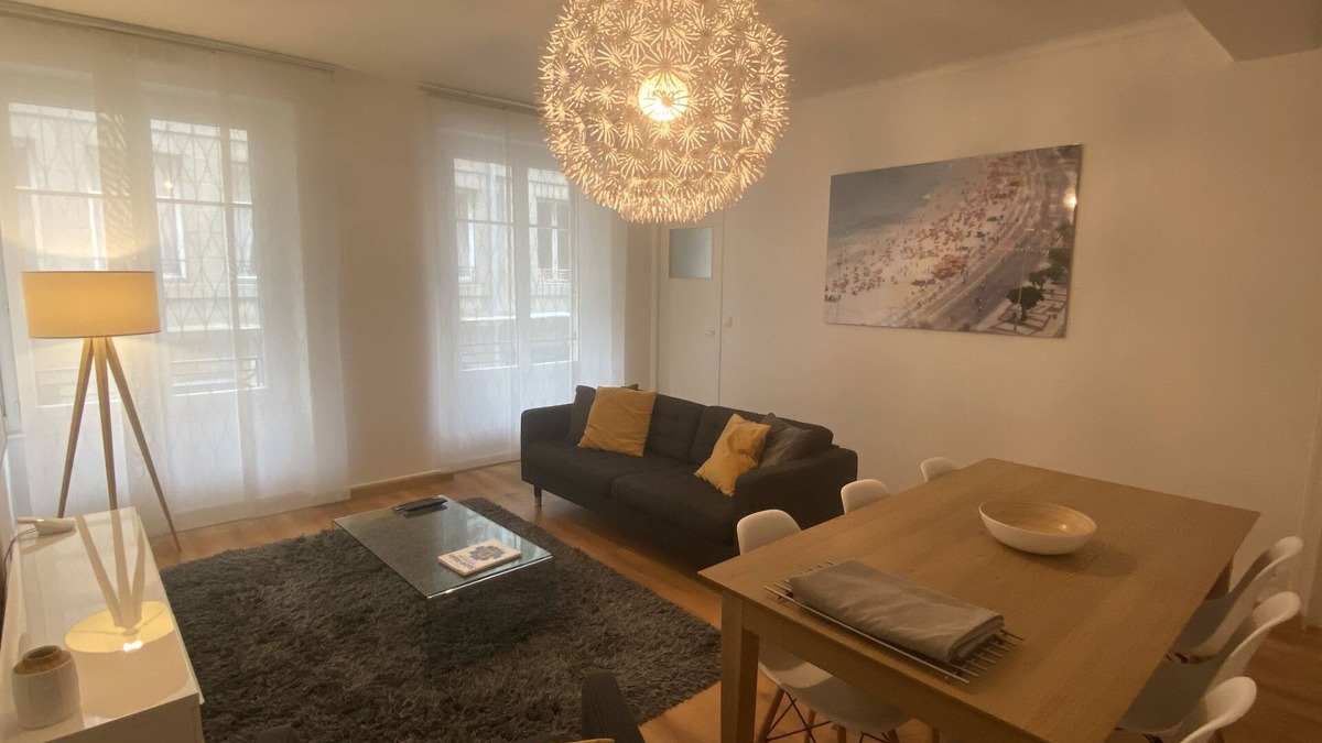 Intra Muros Apartment | Spacious apartment with GARAGE, 3 bedrooms, ideally located in the heart of the ramparts
