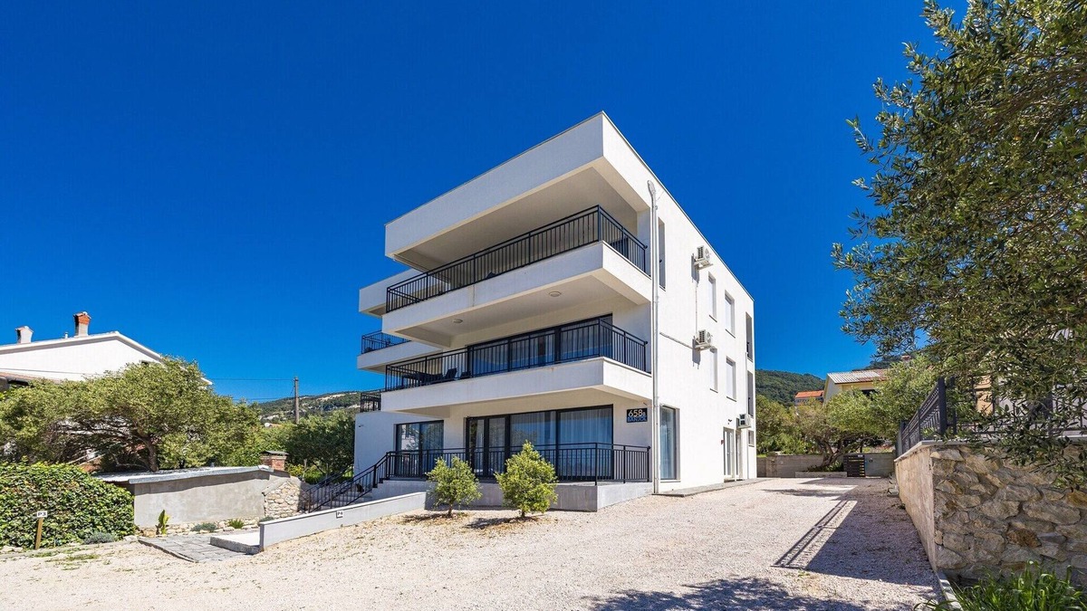 Banjol Apartment | Spacious apartment with wonderful sea view