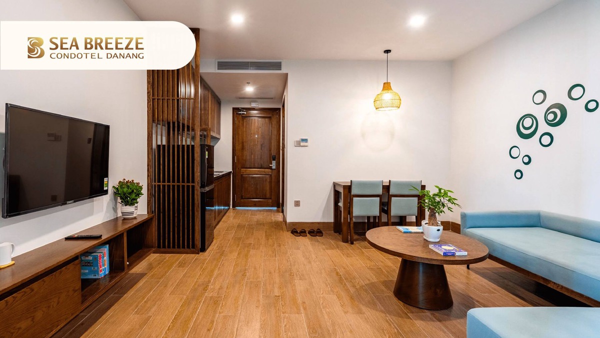 Ngu Hanh Son Condo | Spacious apartment with Pool (02)