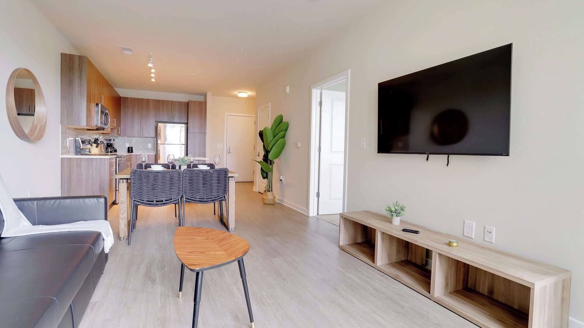 Jefferson Manor Apartment | Spacious Apt W Gym Near Metro