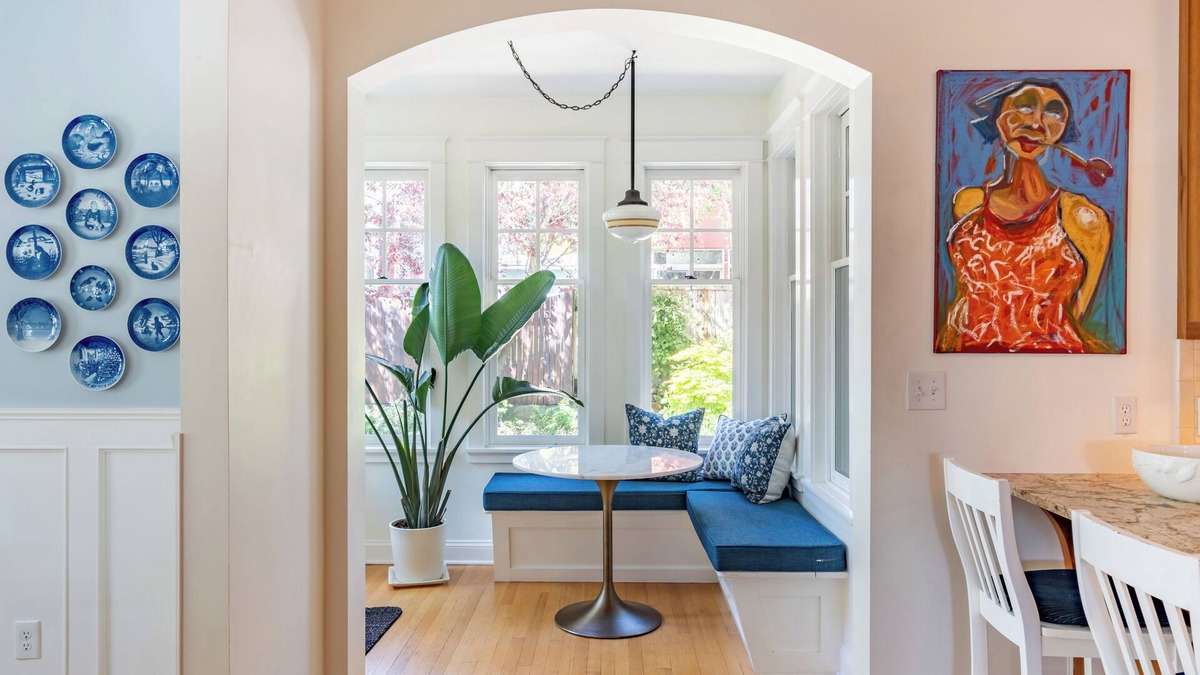 North Admiral House | Spacious Art Filled Craftsman with Garden Oasis - Near Beach & City